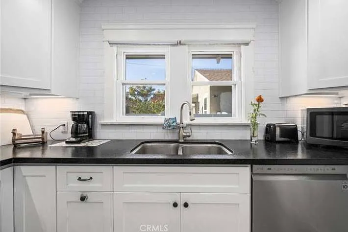540 W 2nd St — Photo 5