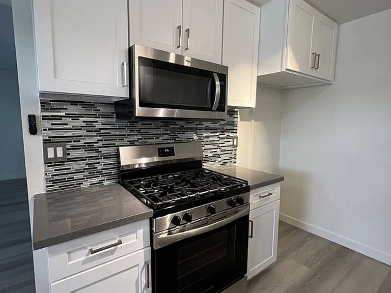 Arrowhead Apartments — Photo 22