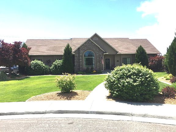 2nd image of 3232 Amherst Cir