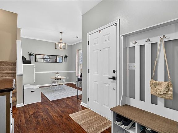3rd image of 251 Wentworth Dr