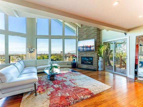 4th image of 3538 Altamont Way