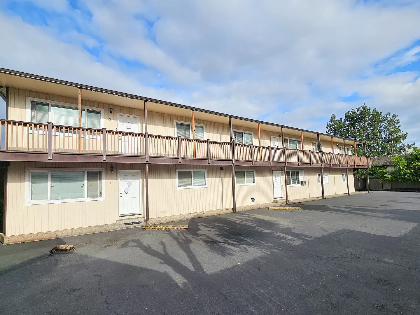 Clayapts271 — Photo 1