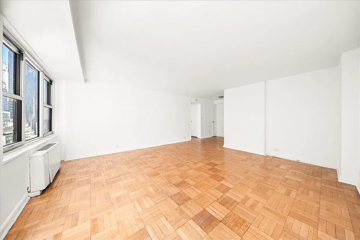 77 West 55th Street — Photo 3