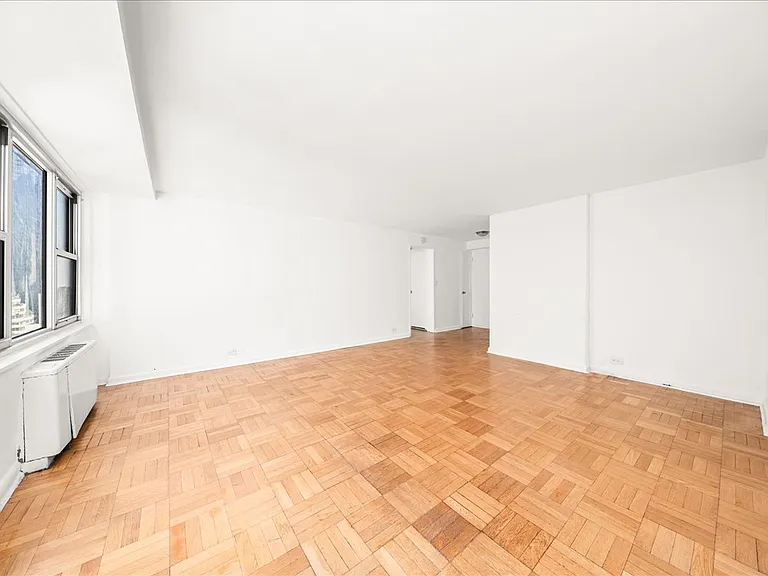 77 W 55th St #21A — Photo 3