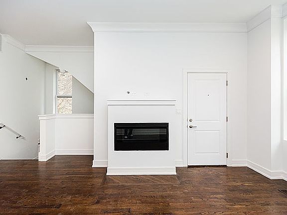 4th image of 2026 N Sheffield Ave APT 1F