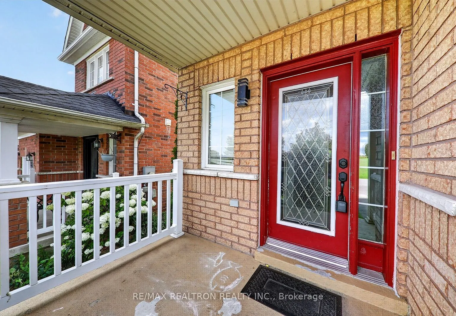4 bed, $3,800 — Photo 2