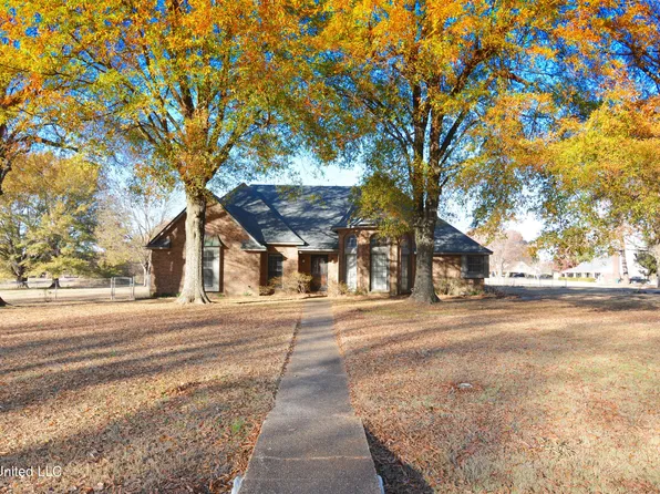 3040 Shady Oaks Dr, Olive Branch, MS 38654