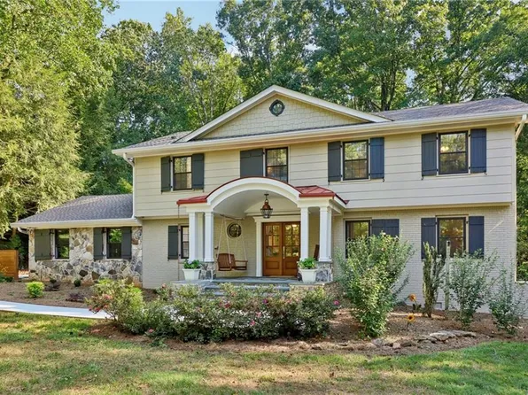 5667 Stillwater Ct, Stone Mountain, GA 30087