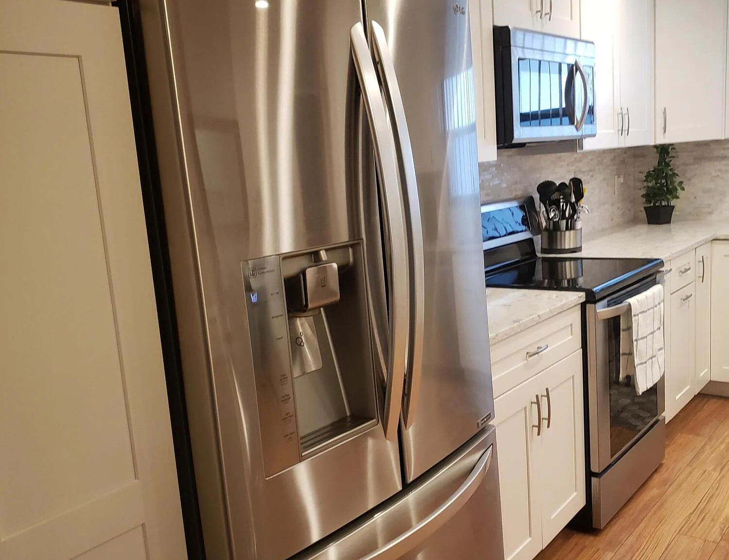 2 bed, 2.0 bath, 1135 sqft, $2,500 — Photo 3
