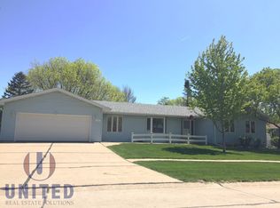 102 Golden Dr, Sergeant Bluff, IA 51054