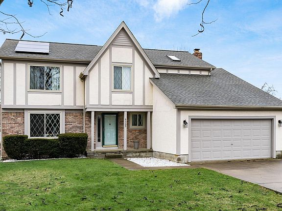 3rd image of 4245 Calburn Cir