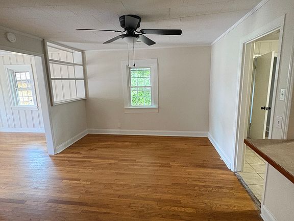 4th image of 418 N 2nd St #418