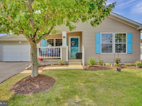 136 Random Rd, Douglassville, PA 19518