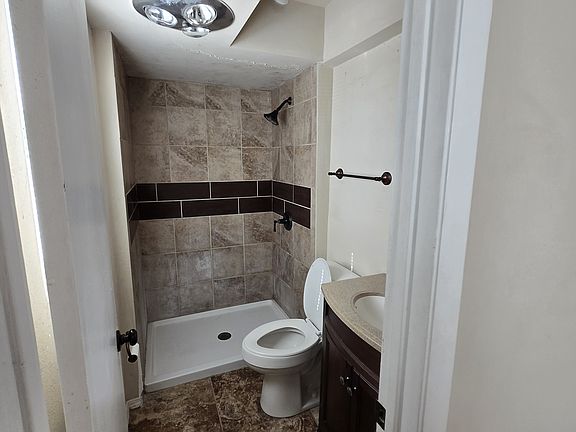 4th image of 3241 Louraine St