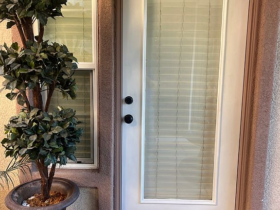 5th image of 2251 Marsant Ave