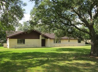 704 Old Caney Rd, Wharton, TX 77488