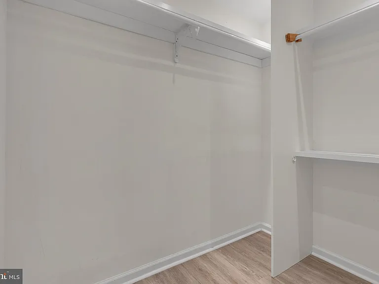 8247 Clifton Farm Ct — Photo 10