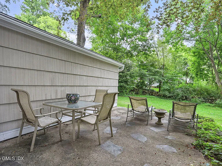 6 Halsey Dr — Photo 24