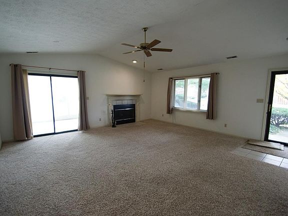 3rd image of 9275 Cinnebar Dr