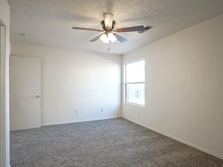 723 Seaborn Dr SW — Photo 19