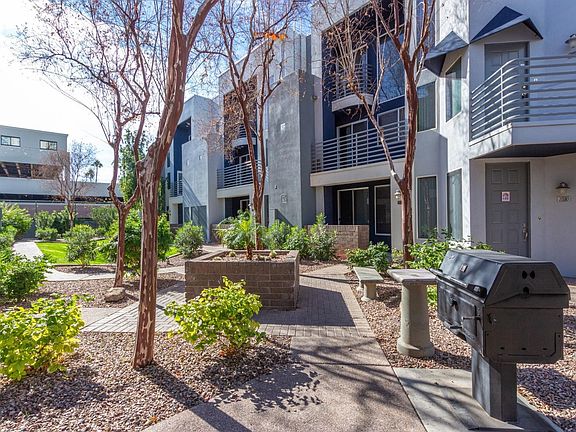 00033rd  3633 Unit 2031 (3)