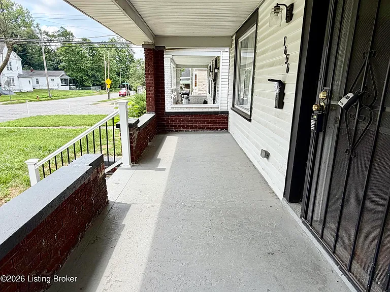 1456 Beech St — Photo 12