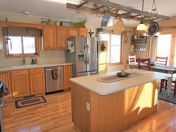 3rd image of 618 Etta Ct