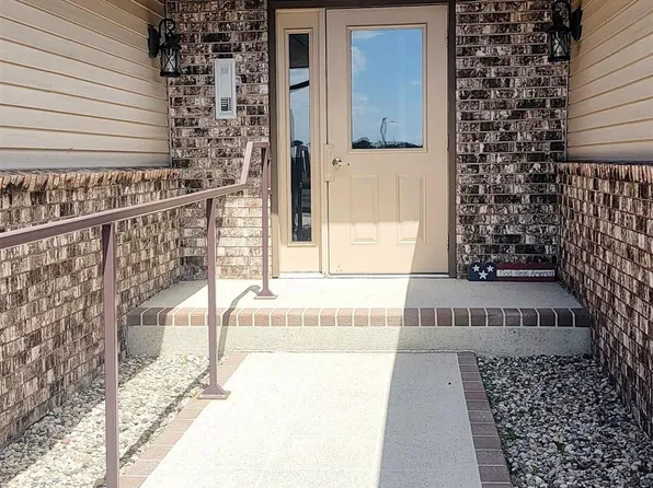 107 Fairway Cir #107A, Garner, IA 50438