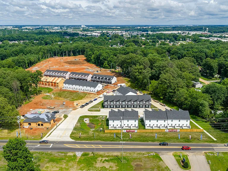 Trenton Commons — Photo 31