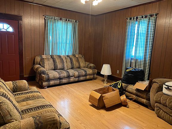 2nd image of 141 S Mount Vernon Ave