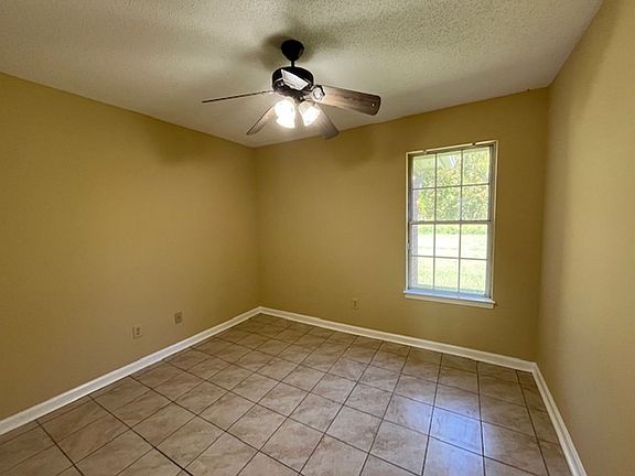 5th image of 3040 Caitlynn Cir
