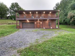 136 Hazelwood Hollow Rd, Hampton, TN 37658