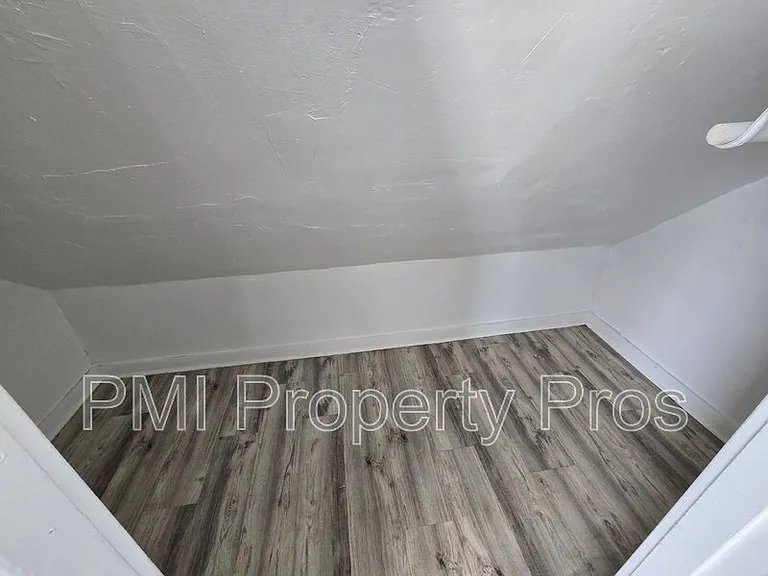 2509A N Buffum St — Photo 3
