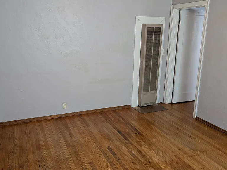 904 East St — Photo 7