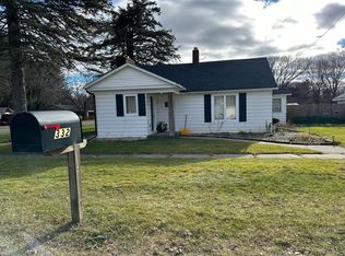 332 Evergreen St, Sheridan, MI 48884