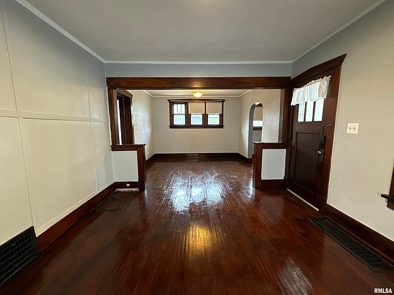 5th image of 624 E Virginia Ave