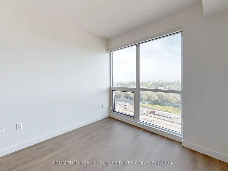 85 McMahon Dr #802 — Photo 15