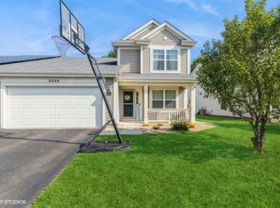 2044 Lookout Dr, Hampshire, IL 60140