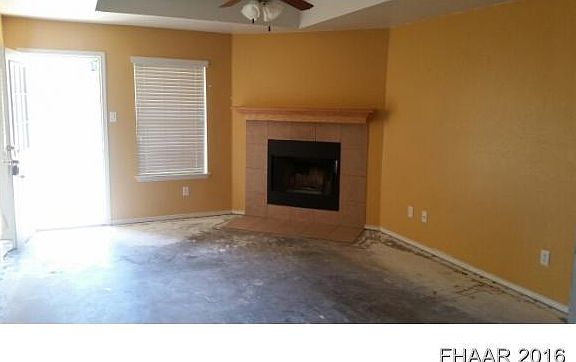 3rd image of 1316 Dixon Cir