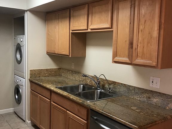4th image of 740 W Elm St Unit 140