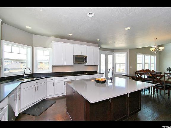 5th image of 2837 N Park View Ct