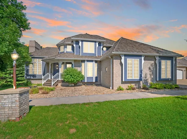 1103 Deerfield Rd, Vermillion, SD 57069