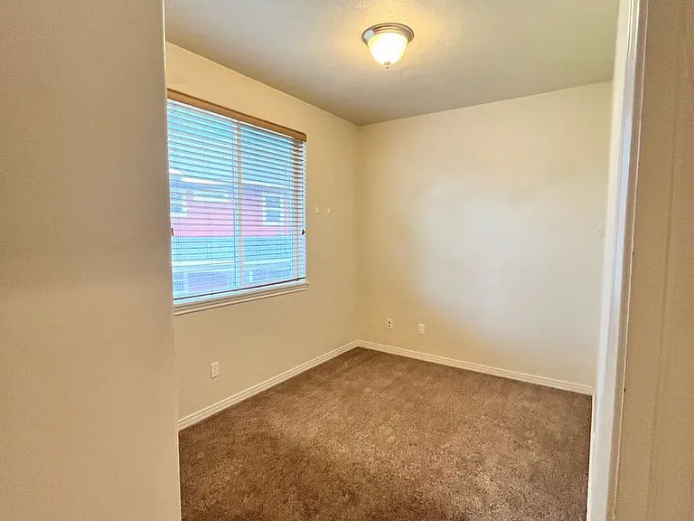 448 Forest View Dr — Photo 24