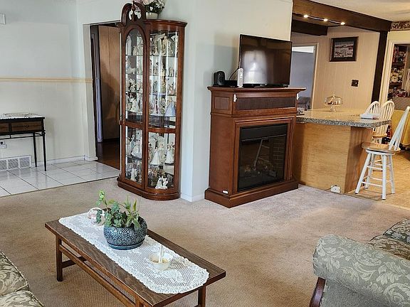 2nd image of 501 Blue Bell Dr