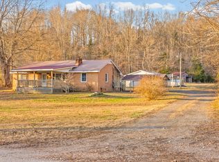 1667 McWhorter Rd, Cunningham, TN 37052