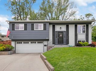 911 Thorney Lea Ter, Schaumburg, IL