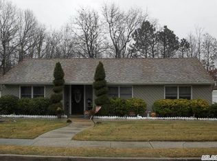 16 Wilson St, Centereach, NY