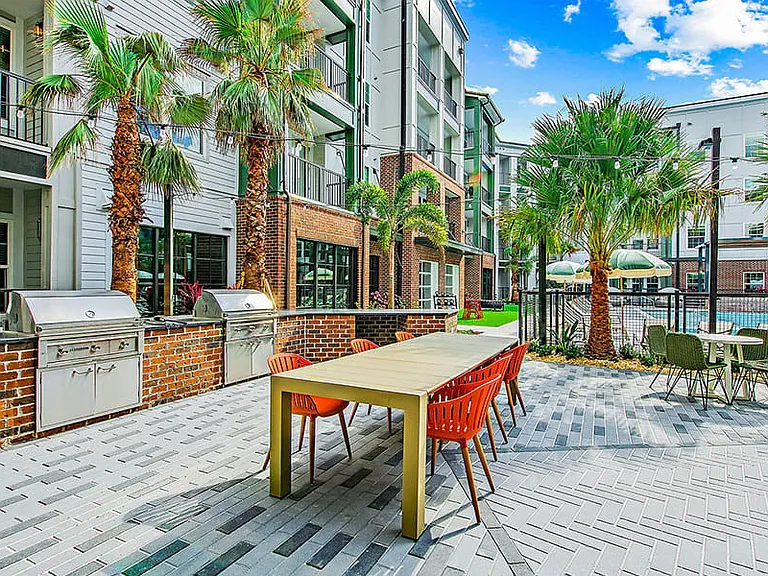 Cortland Santos Flats — Photo 17
