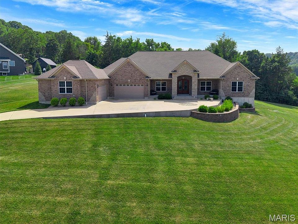 1st image of 2818 Highland Woods Rd