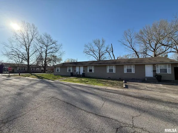 1101 W Walnut St, Marion, IL 62959